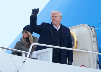 Trump confirma aranceles de 25% a México y Canadá el sábado; analiza si gravamen incluirá al petróleo