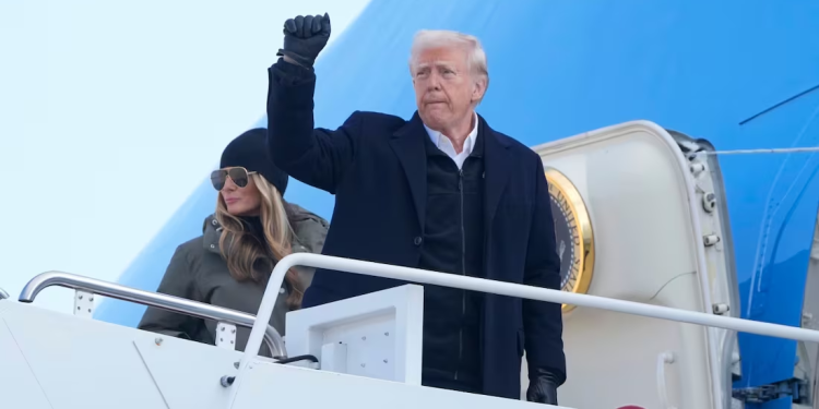 Trump confirma aranceles de 25% a México y Canadá el sábado; analiza si gravamen incluirá al petróleo