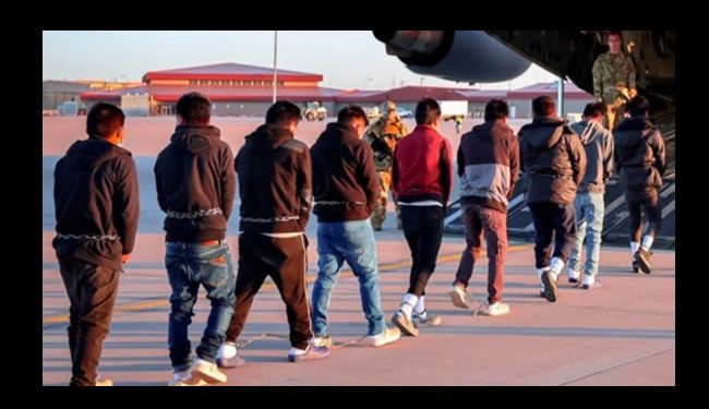 Trump justifica por qué encadena a migrantes: ‘Imagina que eres piloto y vas con un capo de la mafia’