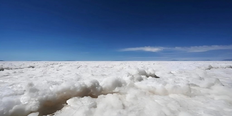 Cotización del litio se desplomó 90% en dos años