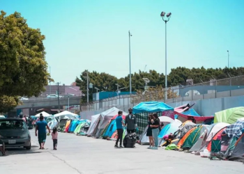 En Nogales, instalan un albergue para recibir a mil deportados