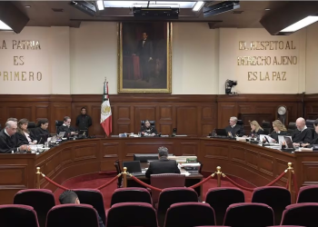 En el estado de Sonora, es constitucional que las notificaciones personales realizadas por correo electrónico surtan efectos en la fecha de envío que aparezca en la constancia que arroje el sistema electrónico respectivo: Primera Sala