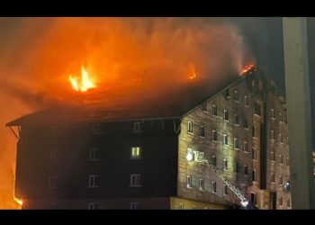 Arde un hotel en estación de esquí; suman 65 muertos y más de 50 heridos