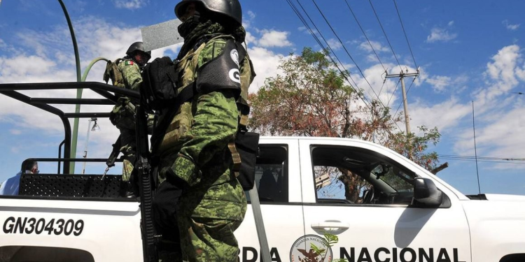 Intercepta GN tráiler de chiles con cristal y fentanilo ocultos