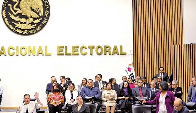 ‘Tijeretazo’ en INE alcanza a partidos; les recortan recursos para oficinas