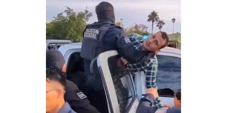 Tras una protesta, policía de Sonora detiene a dos familiares de una persona desaparecida