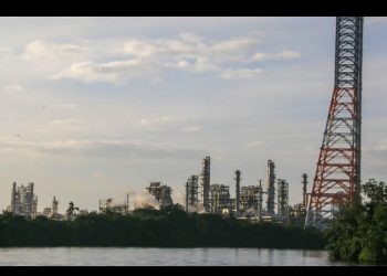 Sheinbaum logra ‘un milagro’: Refinerías de Pemex alcanzan cifra más alta de producción en 8 años