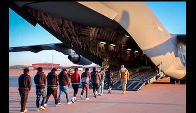México negó el acceso de avión militar de EEUU con migrantes deportados, según NBC