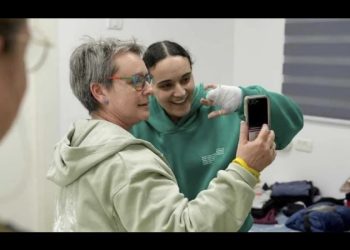 Israel libera a 90 prisioneros palestinos en acuerdo de alto el fuego con Hamás