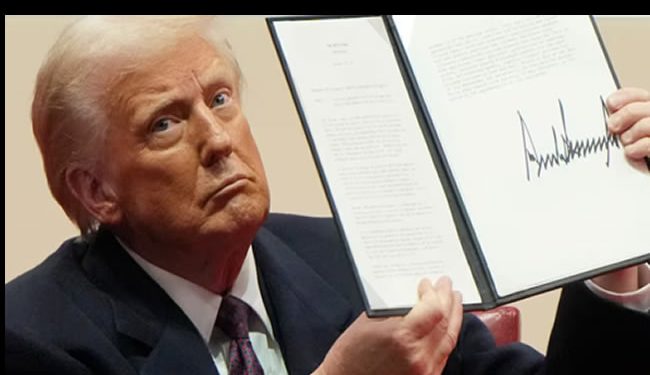 Trump barre la era Biden con una avalancha de decretos contra la inmigración, la agenda verde y la diversidad