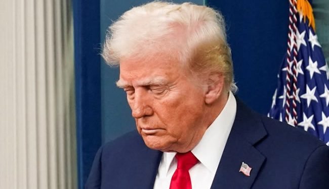 Trump amenaza con aranceles del 100% para disuadir a los BRICS de reemplazar al dólar