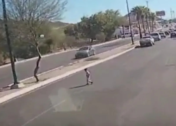 Momento Exacto: Chofer de Transporte Salva a Niño que Deambulaba Solo en Hermosillo