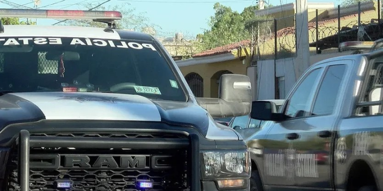 Detienen a 7 Personas con Arsenal, Vehículos y Tragamonedas en Pitiquito y Caborca