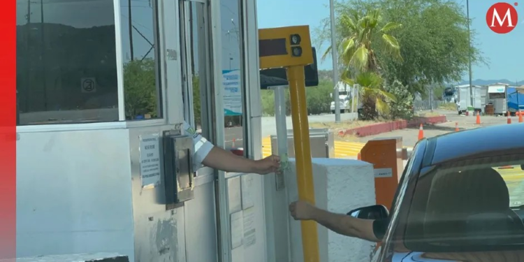 Asaltan a dos cazadores de EU en carretera de Caborca, Sonora; les quitan sus armas