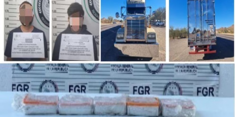 Caen dos hombres con cinco kilos de heroína y un adolescente con armas de fuego en Sonora