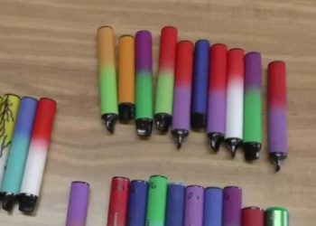 Autoridades Decomisan Más de 100 Vapeadores en Primarias y Secundarias de Cajeme