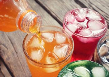 México, líder en consumo de refrescos: los más dañinos según Profeco