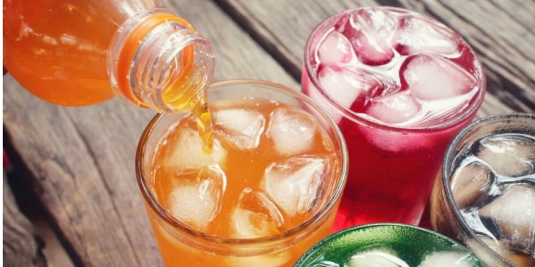 México, líder en consumo de refrescos: los más dañinos según Profeco