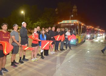 Da Toño Astiazarán banderazo de salida al HBus en su primer día de circulación