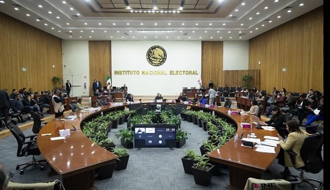 Blinda el INE honorarios y prestaciones de su personal