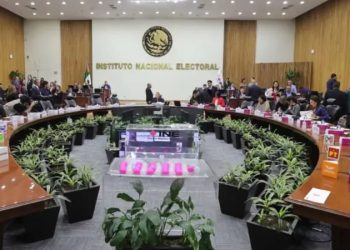 INE ordena publicar listas de candidaturas para elección judicial con actualizaciones que envió el Senado