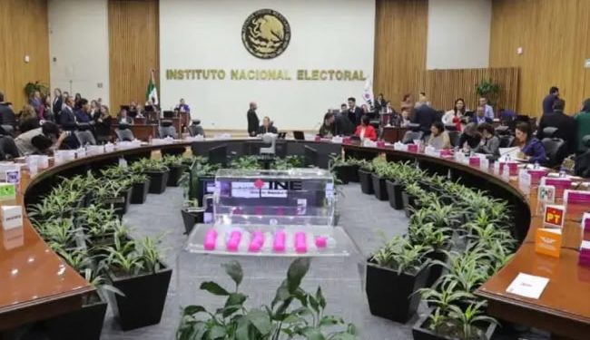 INE ordena publicar listas de candidaturas para elección judicial con actualizaciones que envió el Senado