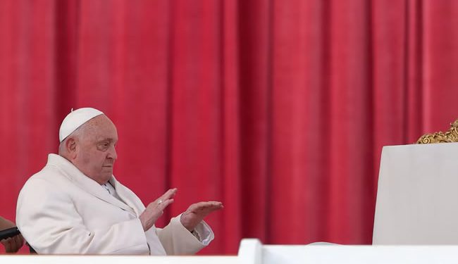 El papa Francisco condena las deportaciones de Trump y la Casa Blanca responde que el Vaticano también tiene un muro