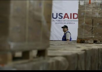 Departamento de Estado de EU pide a personal de USAID en todo el mundo regresar al país; debe ser antes del sábado; reportan medios