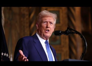 Trump afirma que impondrá aranceles de alrededor del 25% a los coches desde abril