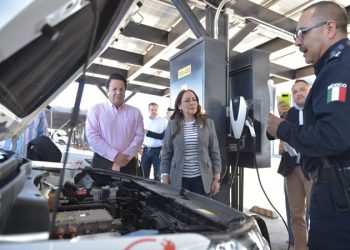 Reconocen alcaldes de Guanajuato y Colima eficiencia en el uso de energías limpias en Gobierno de Toño Astiazarán