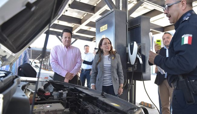 Reconocen alcaldes de Guanajuato y Colima eficiencia en el uso de energías limpias en Gobierno de Toño Astiazarán