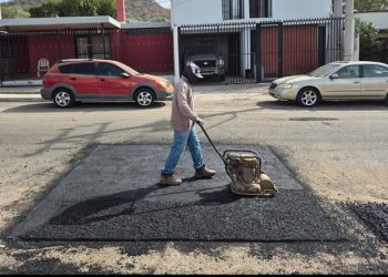 Refuerza Ayuntamiento de Hermosillo reparación de calles con el programa “Un Día en Tu Colonia”