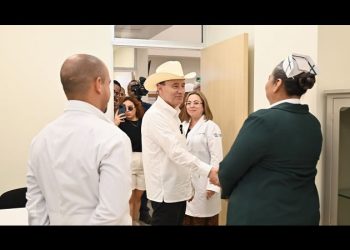 Gobierno otorgará compensación salarial hasta por 10 mil pesos a médicos especialistas…