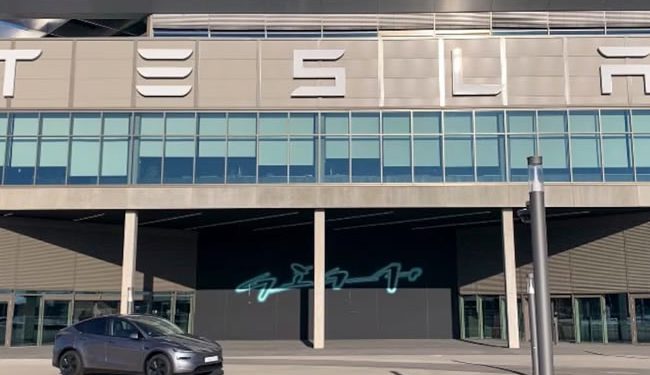 Tesla se cae de la ‘superliga’ bursátil: vale menos de un billón y sale del Top 10
