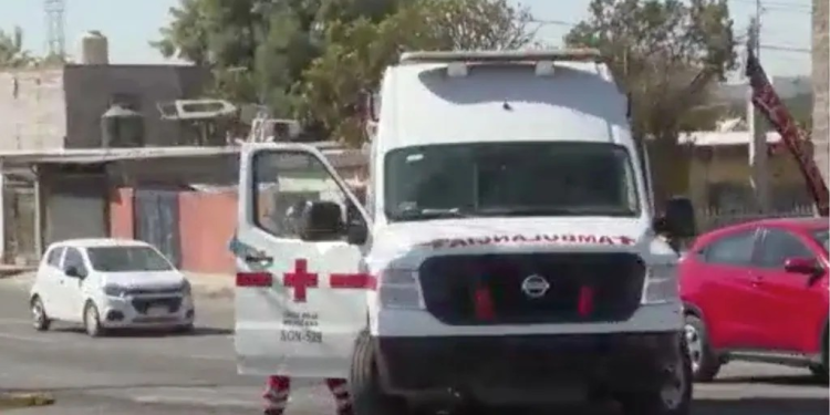Conductor de Auto Atraviesa Manifestación de Vecinos y Lesiona a Mujer en Hermosillo