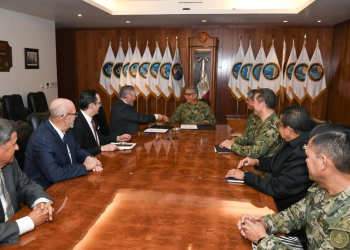 Firma Semar convenio con Ong para proteger vaquita marina