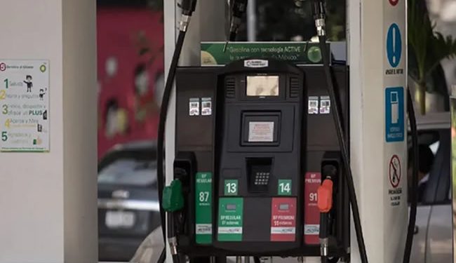 Gobierno logra tope de 24 pesos por litro de gasolina
