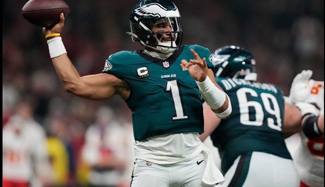 Ganamos por el esfuerzo en conjunto, dice Hurts al ser elegido como MVP