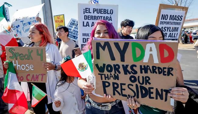 “Un día sin Latinos en Estados Unidos”: Llaman a protestar contra políticas migratorias el 3 de febrero; piden no ir al trabajo o la escuela