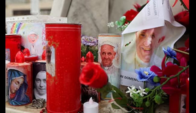 “El papa ha descansado bien, toda la noche”: el estado de salud de Francisco muestra una leve mejoría y se respira cierto alivio en el Vaticano