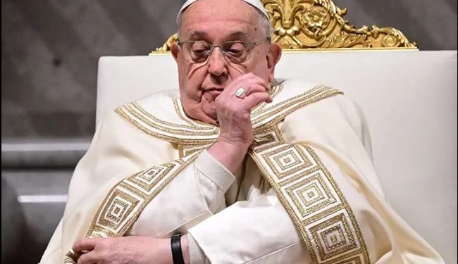 El Vaticano cancela la agenda del Papa Francisco, que está hospitalizado, para este fin de semana