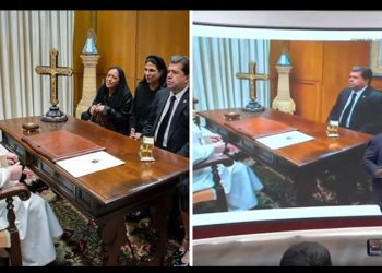 Señalan a Pedro Haces de editar foto con el papa Francisco para aparecer solo