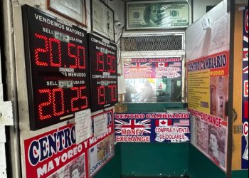 Gana el peso mexicano tras pausa arancelaria entre EU y México