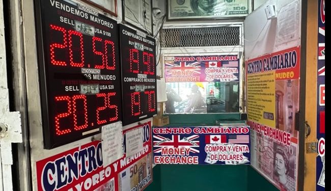 Gana el peso mexicano tras pausa arancelaria entre EU y México