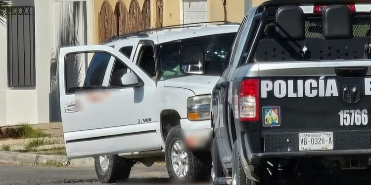 Reportan balacera entre policías y sujetos armados en Caborca, hay dos civiles detenidos, uno de ellos está herido