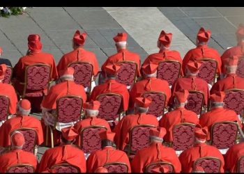 La salud del Papa obliga a una Iglesia dividida a pensar en un relevo más incierto que nunca