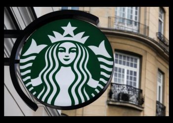 Starbucks anuncia el mayor despido de su historia; 1,100 empleados sin trabajo