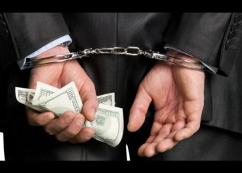 Timó a varias personas que contactó para participar en un negocio ofreciéndoles altos rendimientos; está detenido