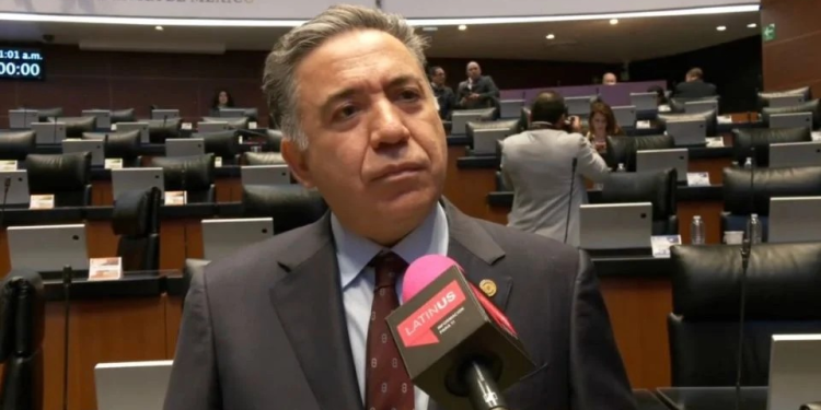 Senador de Morena pide revisar actos de gobernadores de Sonora, Puebla y Veracruz por nepotismo