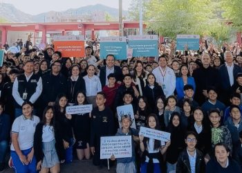 Ayudan Toño Astiazarán y Patty Ruibal a prevenir adicciones en jóvenes con programa “Advertencia DIF”